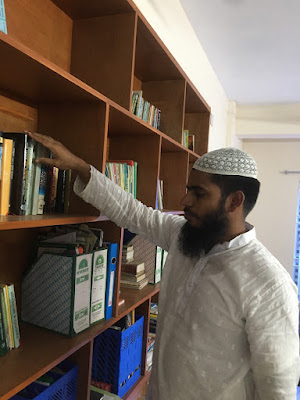 Mufti Abdullah Al Hadi speaking on child education and parenting in Dhaka, Bangladesh