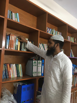 Mufti Abdullah Al Hadi speaking on child education and parenting in Dhaka, Bangladesh