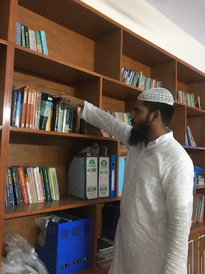 Mufti Abdullah Al Hadi speaking on child education and parenting in Dhaka, Bangladesh