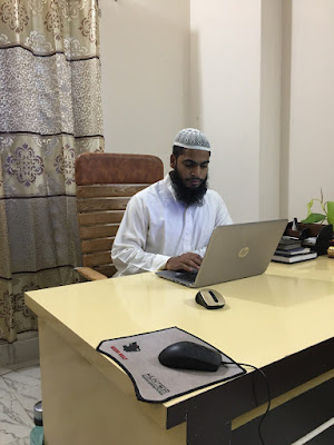 Mufti Abdullah Al Hadi speaking on child education and parenting in Dhaka, Bangladesh