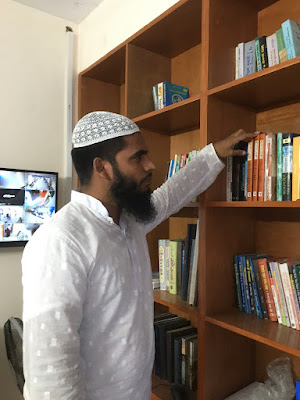 Mufti Abdullah Al Hadi speaking on child education and parenting in Dhaka, Bangladesh